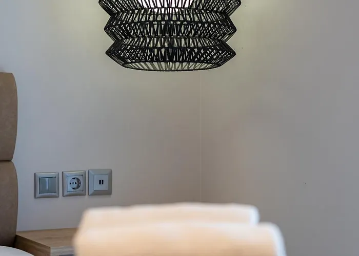 Zoe On The Apartament Sarti