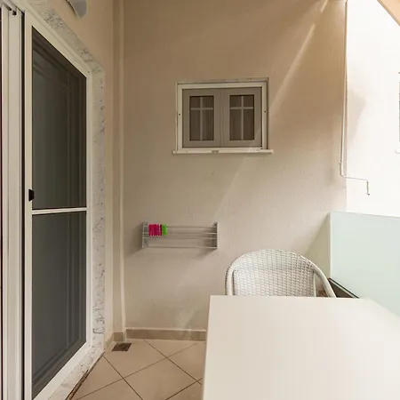 Zoe On The * Σάρτη